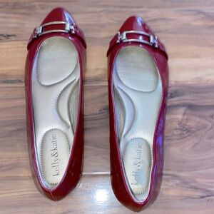 Kelly & Katie Red Flats Sz 7. - EUC